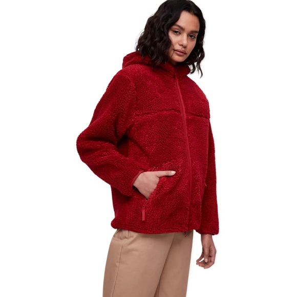 π NWT TNA Swann Jacket from Aritzia - Picture 3 of 9